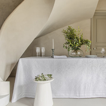 Garnier Thiebaut Grace tablecloth pearl - 4 sizes