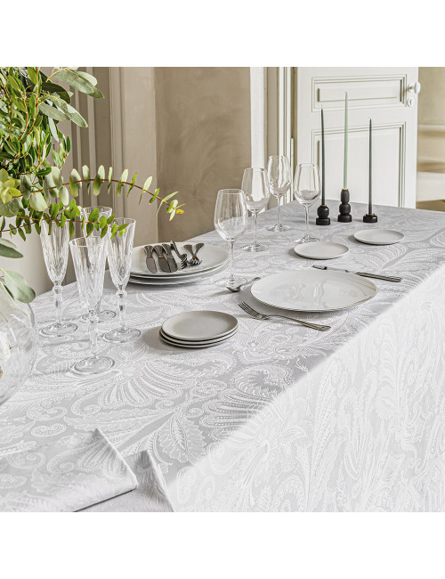 Garnier Thiebaut Grace table runner pearl