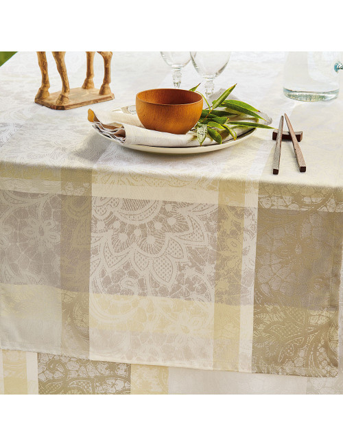 Garnier Thiebaut Natural Mille Dentelles Table Runner