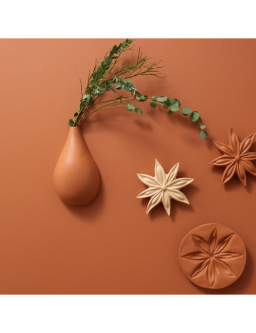 Monochromic Earth drop vase wall decoration - 4 colors
