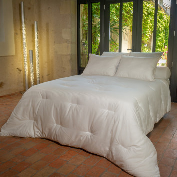 LESTRA Fjord Grand Hôtel Temperate Duvet 250g/m² Twin - 6 Sizes